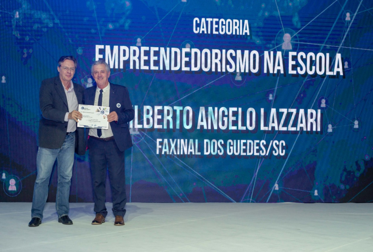 Gilberto Angelo Lazzari é reconhecido com Selo de Prefeito Empreendedor
