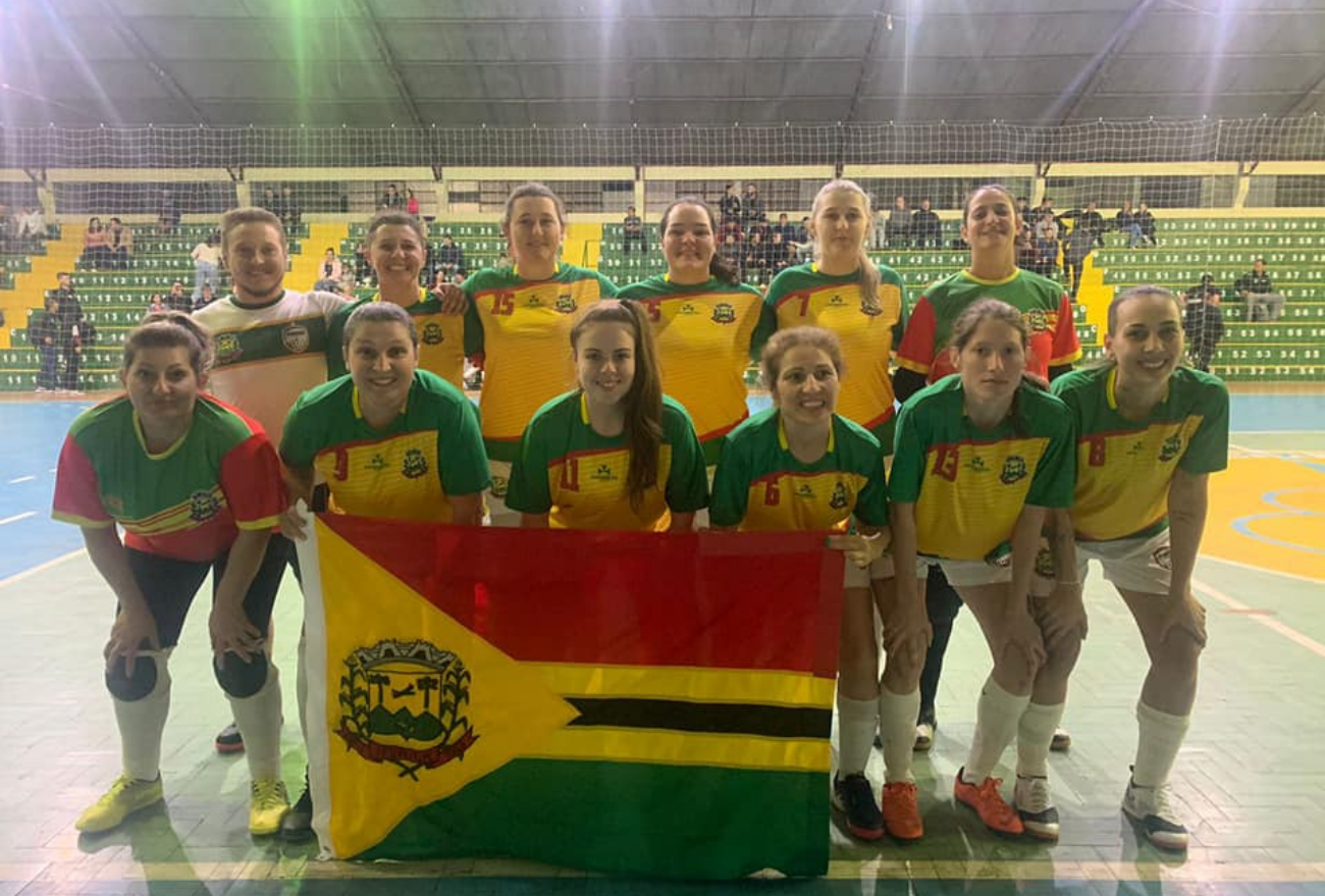 Fotos: Ipumirim feminino estreia com vitória na Copa G8 de Futsal