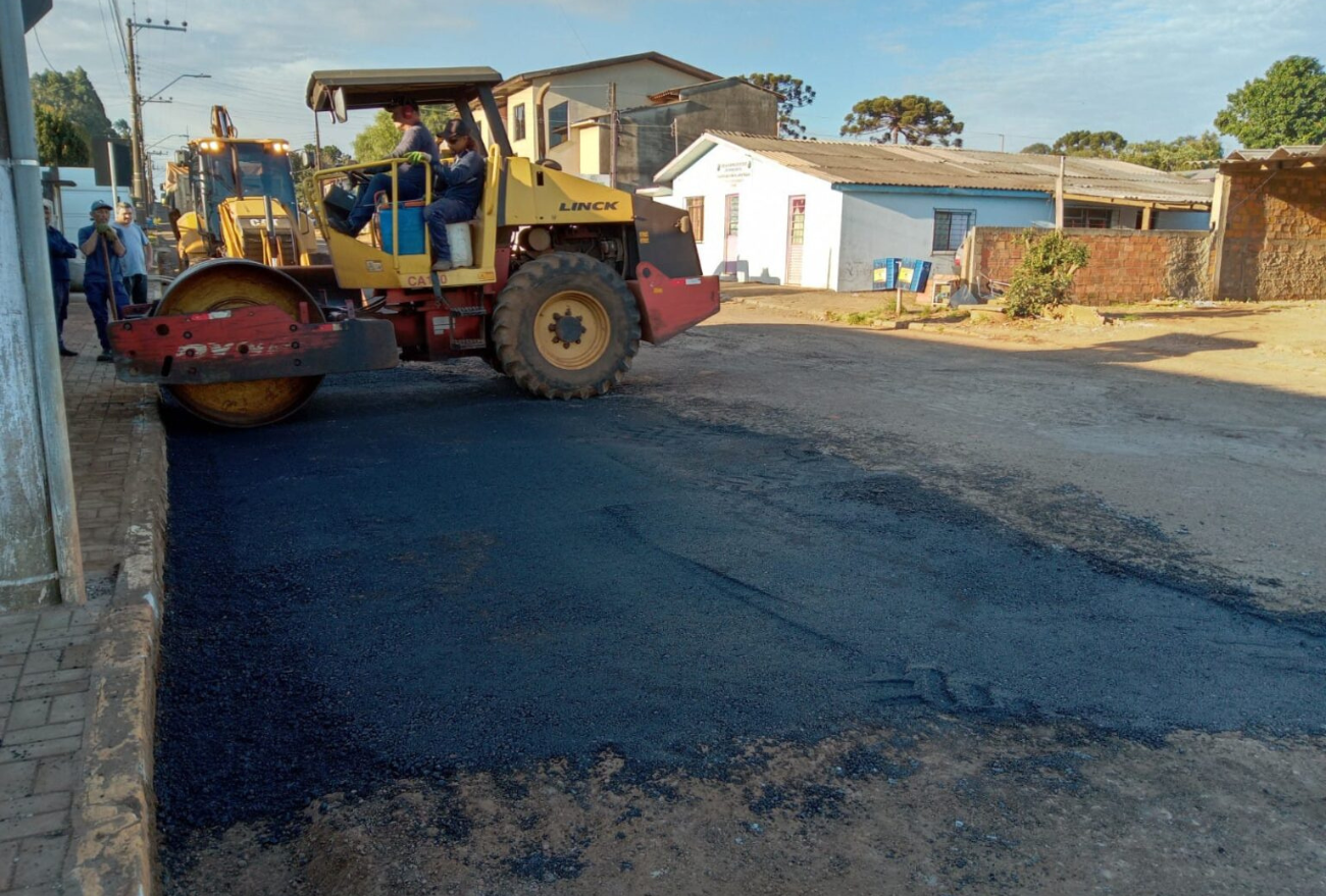 Departamento de Obras e Serviços Urbanos realizou operação tapa-buracos 