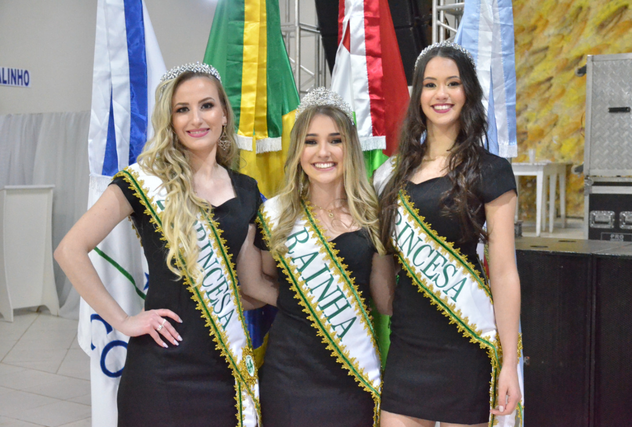 Fotos: Ponte Serrada coroa Rainha e Princesas da 22ª Festa Catarinense do Chimarrão