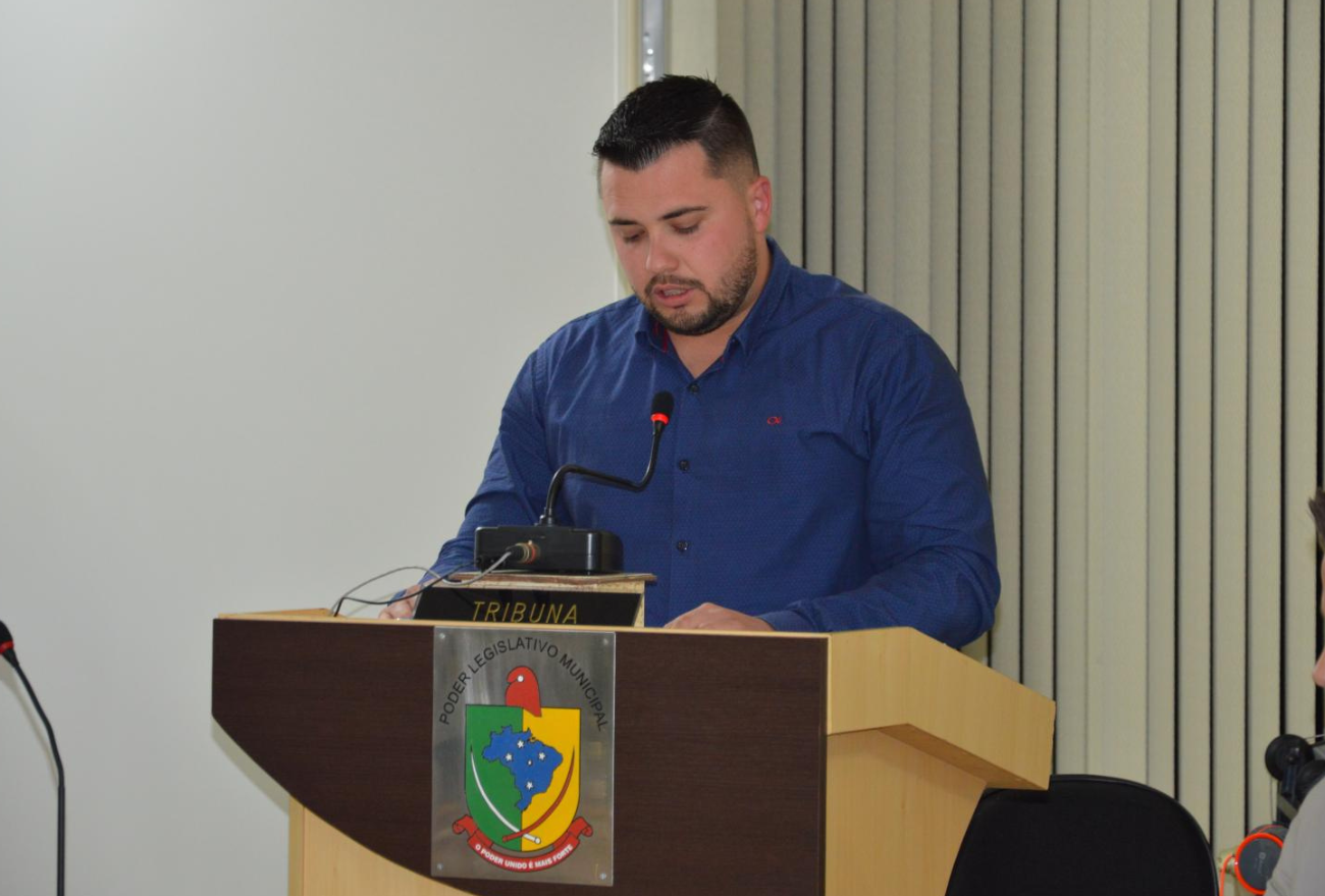 Vereador de Vargeão fala na tribuna sobre pedido de alunos e início de construções do programa SC Mais Moradias