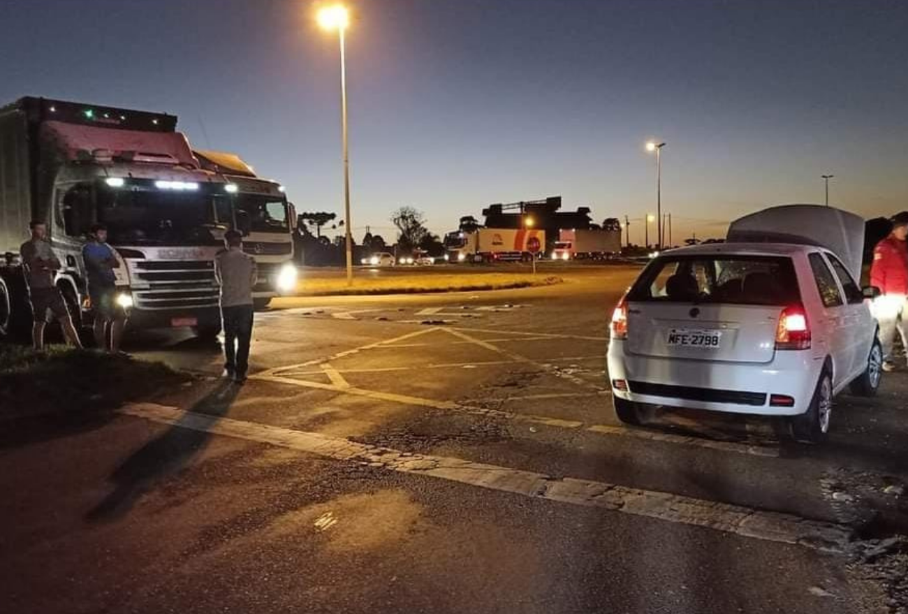 Fotos: Acidente de trânsito é registrado no Trevão do Irani nesse sábado