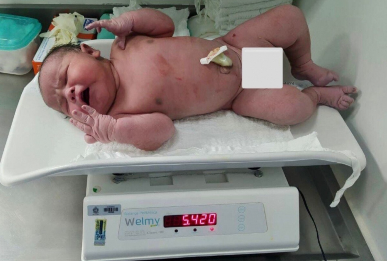 Bebê nasce com quase cinco quilos e meio em hospital do Oeste