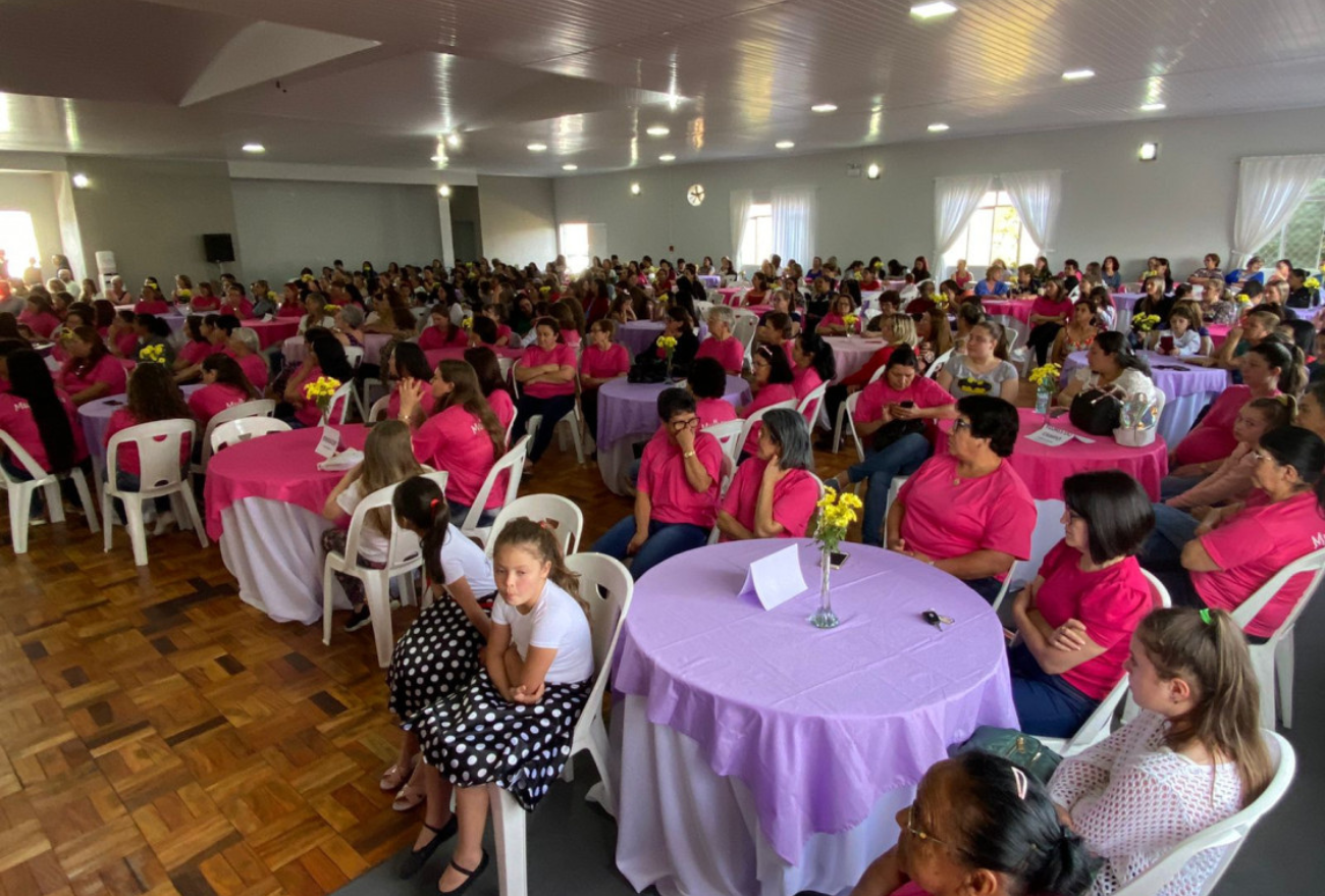 Projeto Mulherando reúne mais de 300 mulheres em Ponte Serrada
