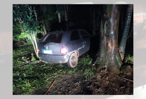 Condutor de veículo envolvido em acidente foge do local, em Ipuaçu