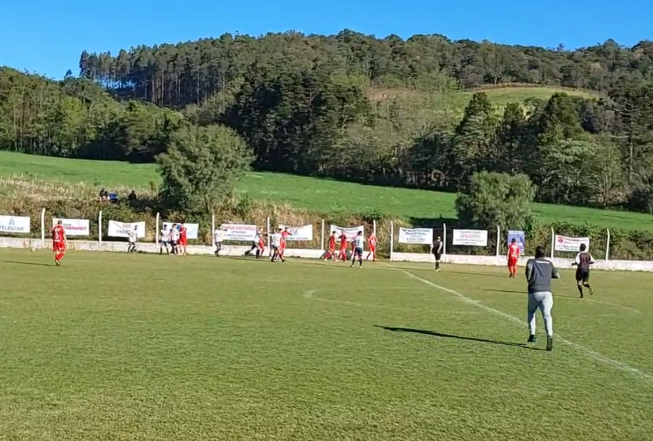 Atletas precisam ser escoltados após desentendimento na Copa Amai