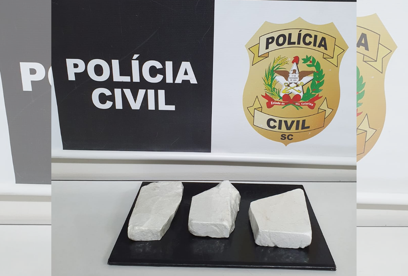 Homem de 21 anos é preso com carga de cocaína avaliada em R$ 40 mil