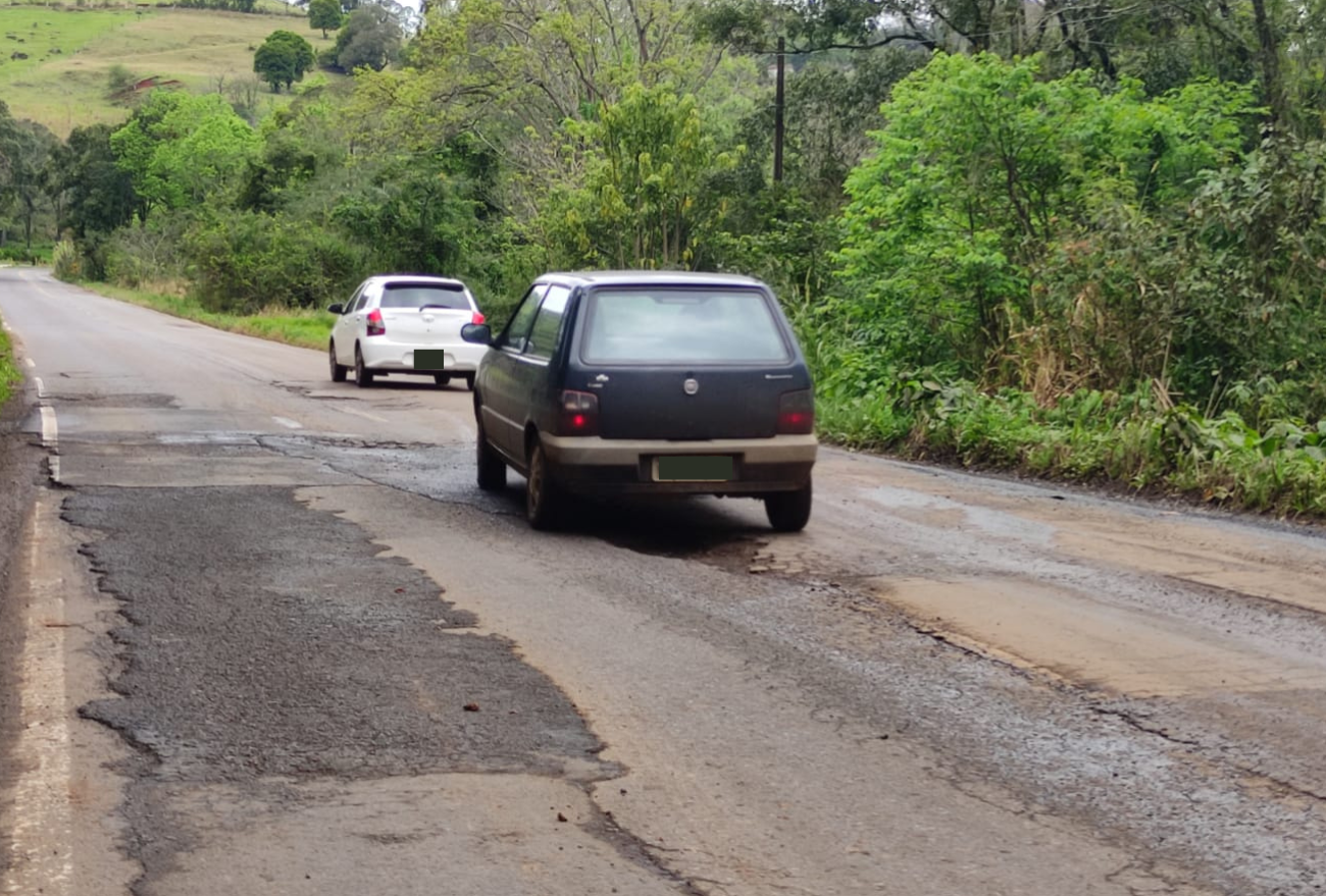 Fotos: Motoristas reclamam de buracos e das condições da SC-155