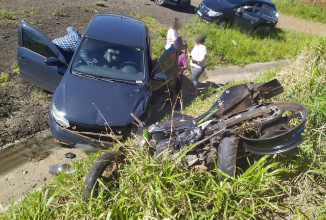 Colisão entre motocicleta e veículo é registrado na BR-282