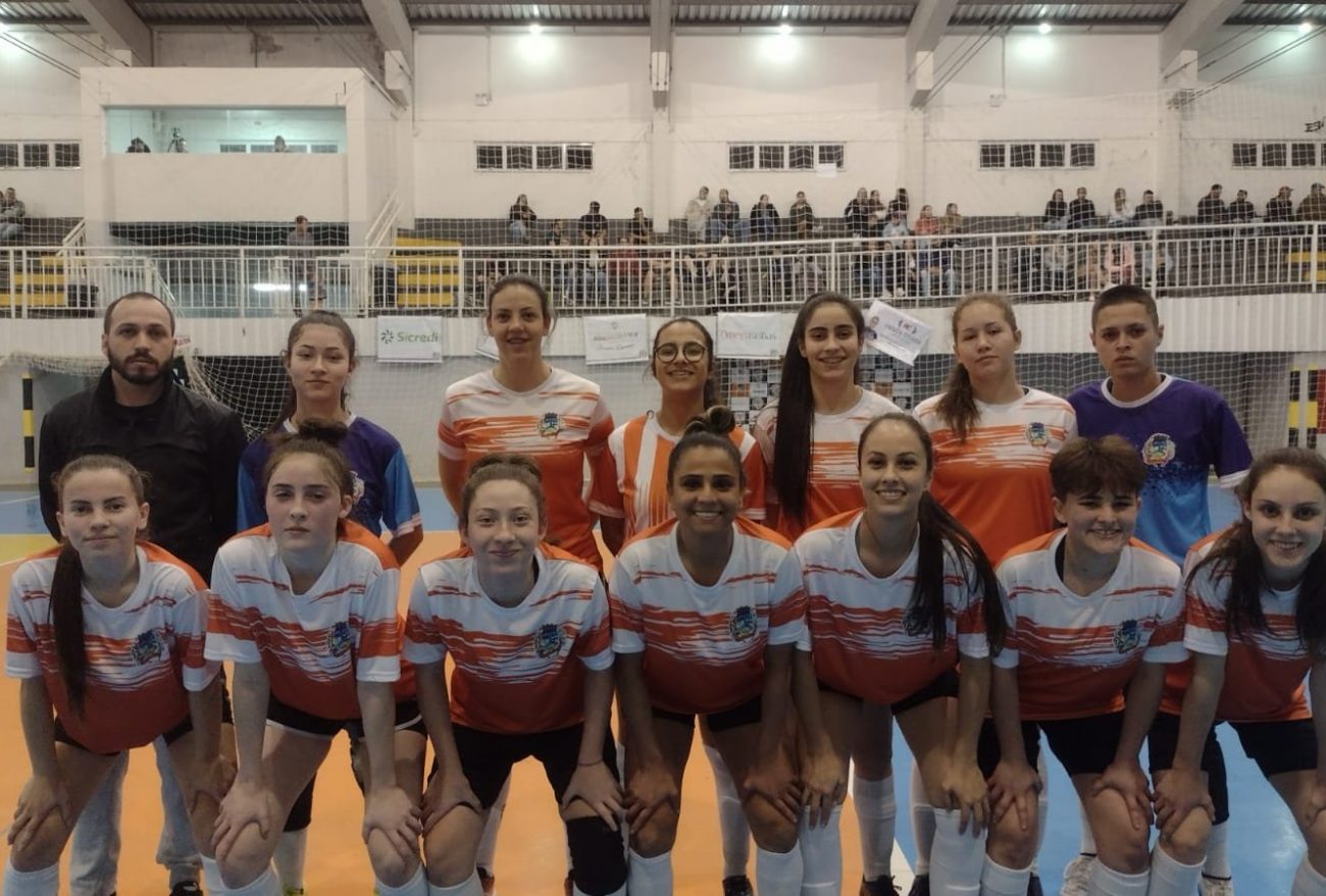 Faxinal dos Guedes está na final da Copa Amai de Futsal Feminino