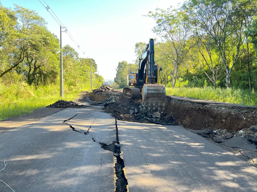 Secretaria de Obras de Vargeão inicia construção de passagem provisória pelo Acesso Esperidião Amin