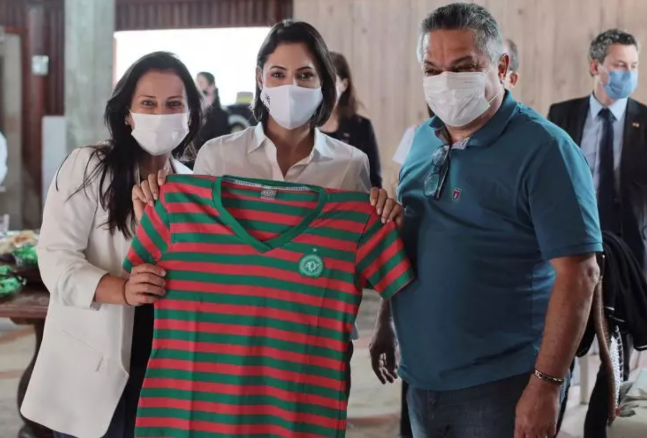 Primeira-dama Michelle Bolsonaro confirma visita a Chapecó