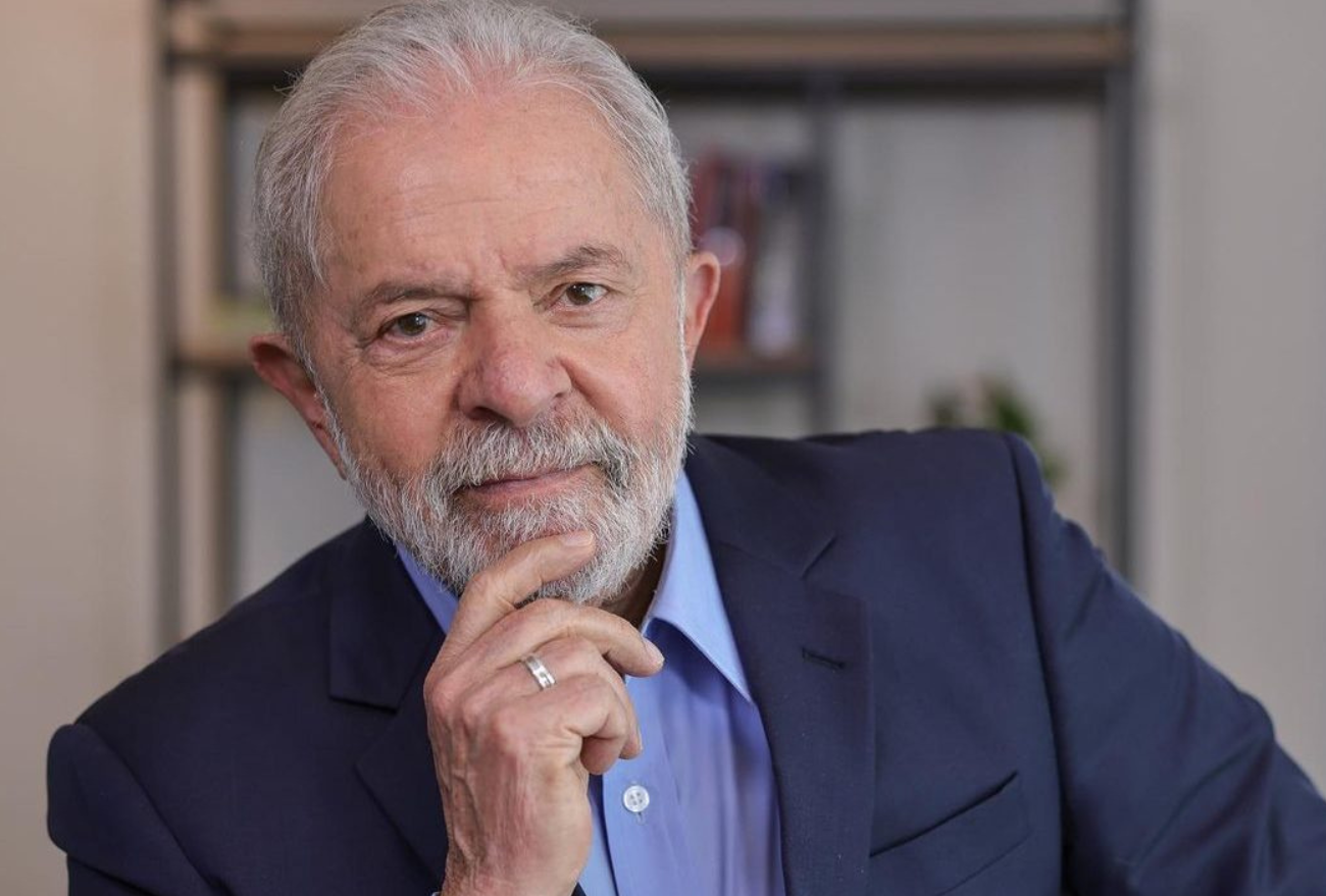 Luiz Inácio Lula da Silva é eleito presidente do Brasil