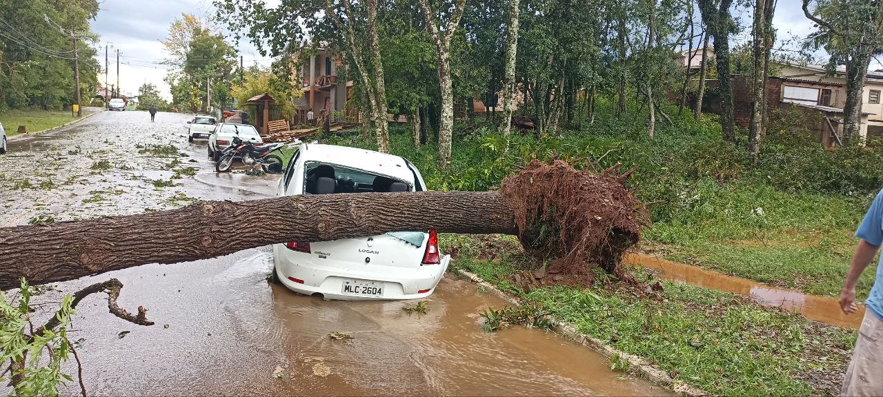 Município do Oeste registra grandes estragos devido a chuva dessa quinta-feira (13)