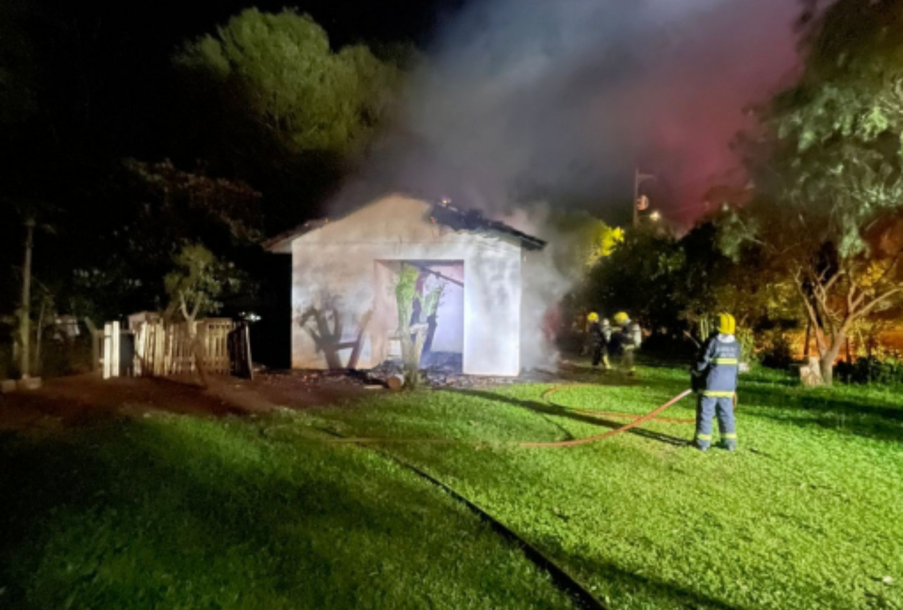 Incêndio em escola abandonada é registrado no interior de Xanxerê