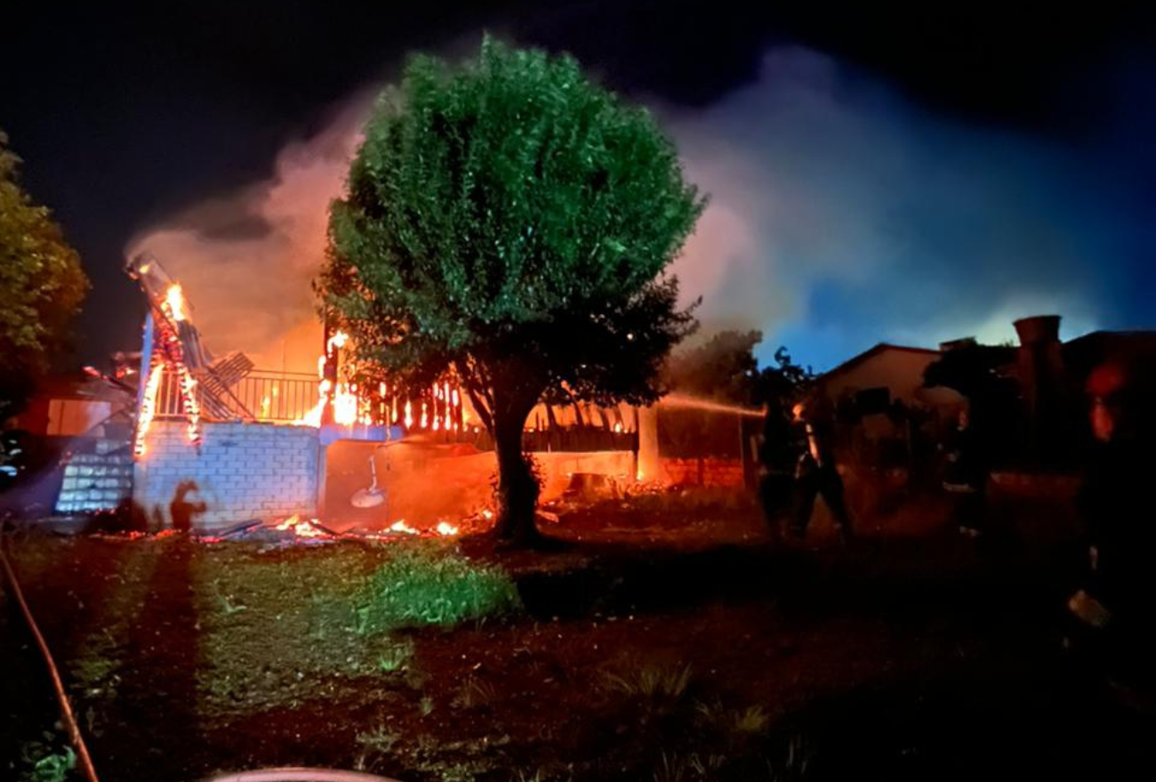 Casa é consumida por incêndio em Xanxerê