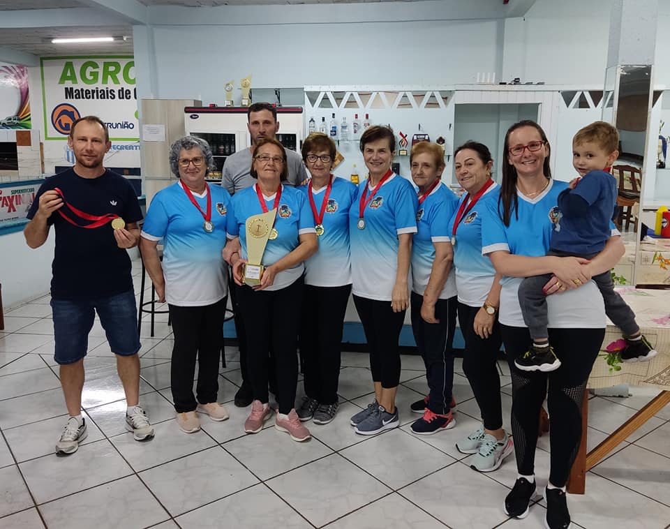 Equipe da Bocha Feminina de Faxinal dos Guedes é campeã dos Jogos da Amai