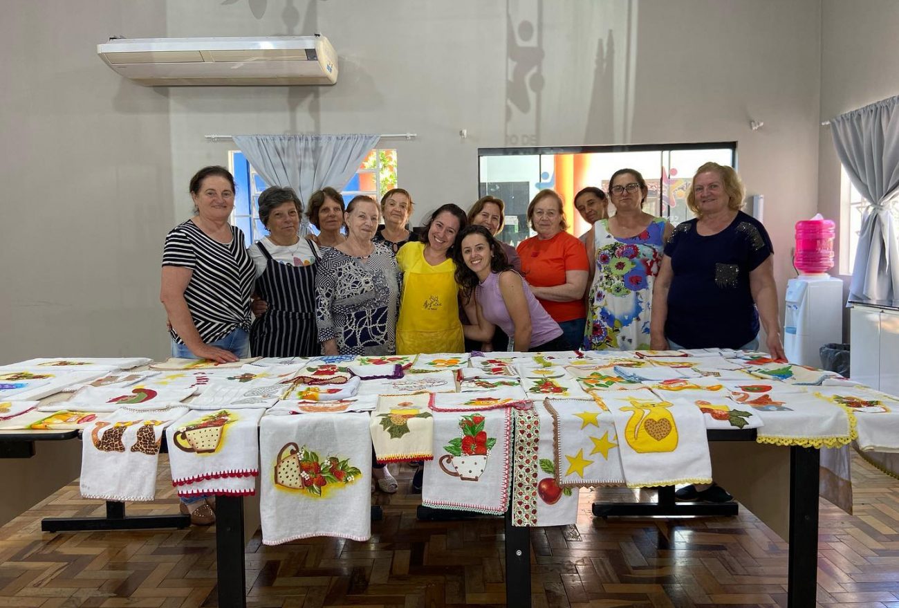 Fotos: Vargeão realiza encerramento das aulas de artesanato para pessoa idosa