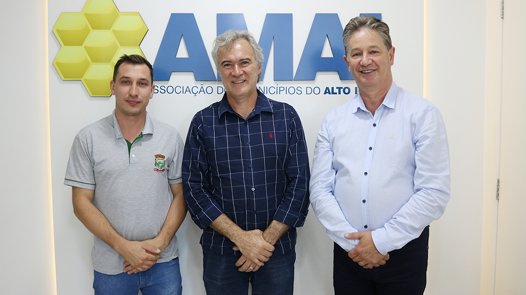 Assembleia de prefeitos da AMAI define nova diretoria para 2023