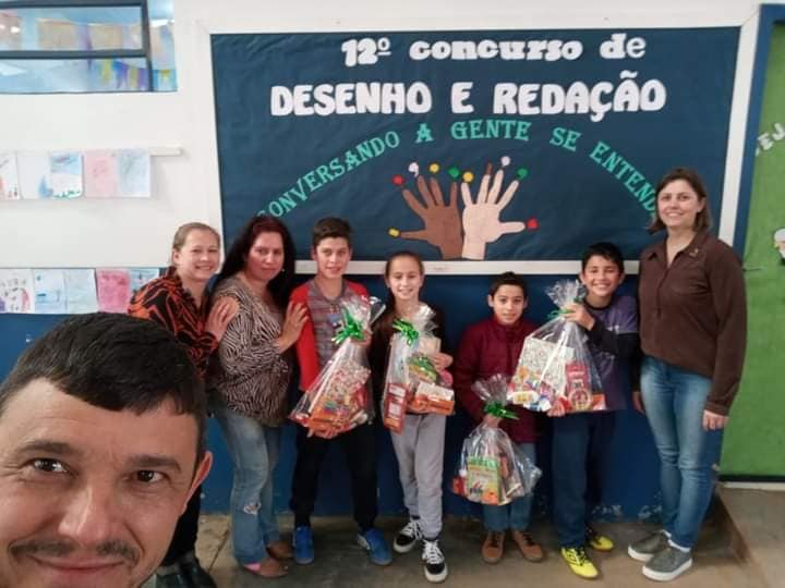 Escola de Passos Maia comemora concretização do projeto “A empatia no Cotidiano das pessoas-por um mundo melhor!”