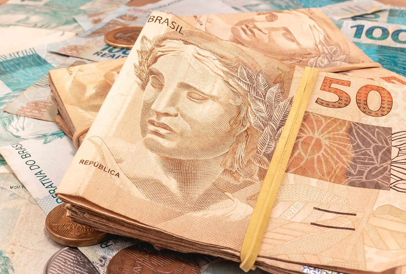 Congresso aprova orçamento com salário mínimo de R$1.320 para 2023