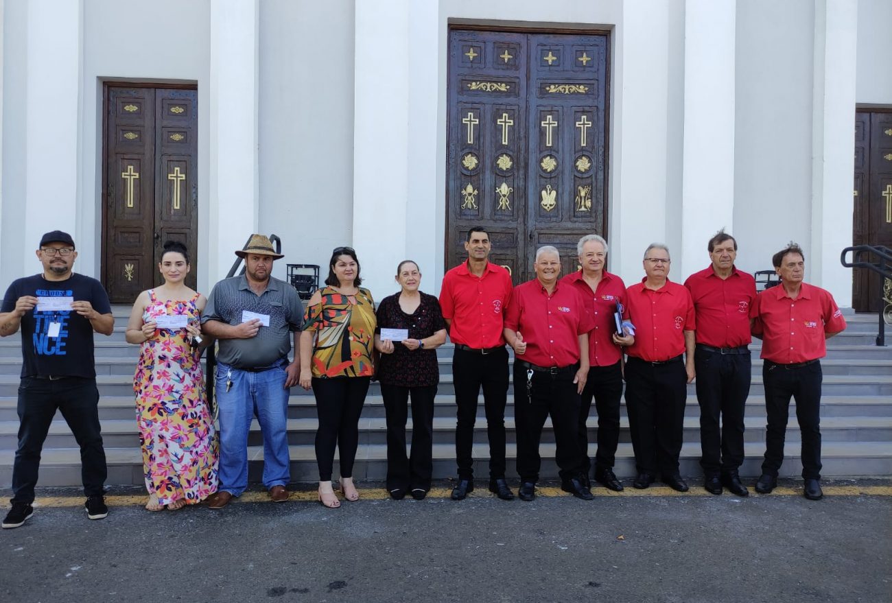 Vídeo: Grupo de Reis realiza entrega de valores arrecadados para instituições de Xanxerê e Faxinal dos Guedes