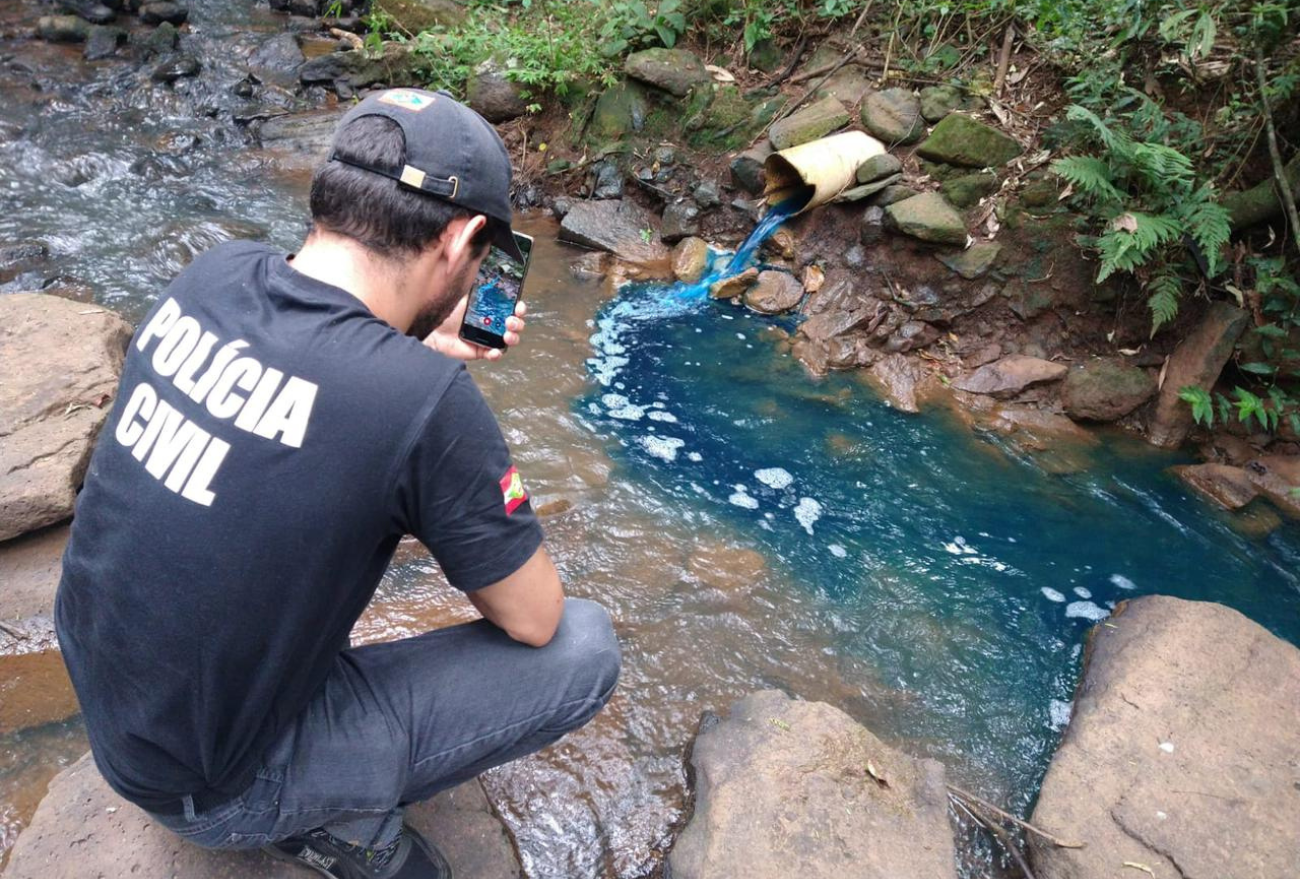 Operação integrada visa fiscalizar possível crime ambiental de despejo de resíduos orgânicos e químicos no Rio Serrinha