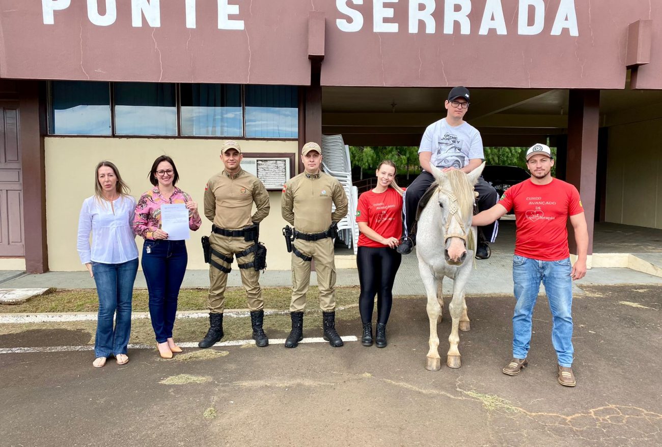 Equoterapia é realizada na sede da Polícia Militar em Ponte Serrada