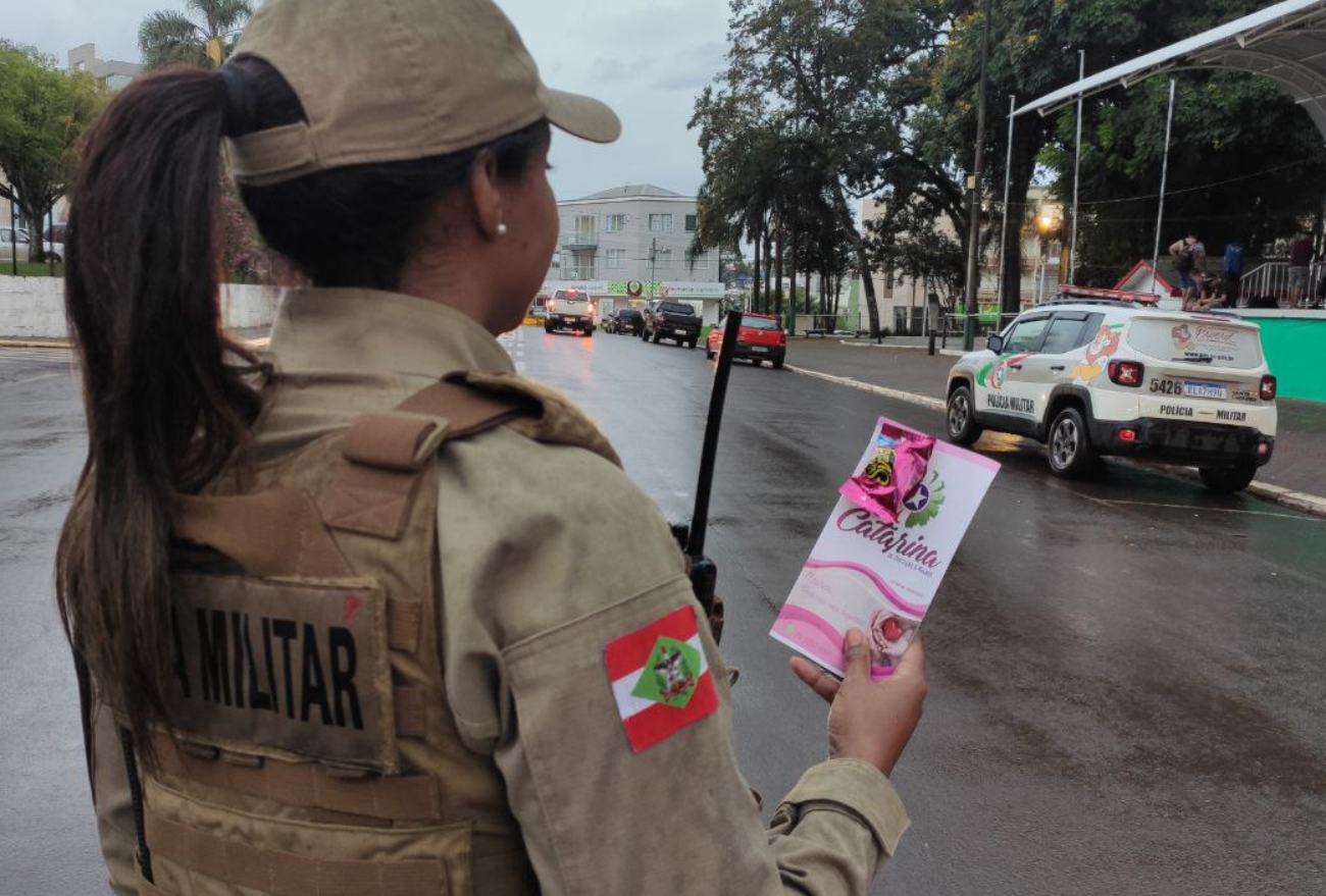 Polícia Militar realiza “Blitz Especial” no Dia Internacional da Mulher