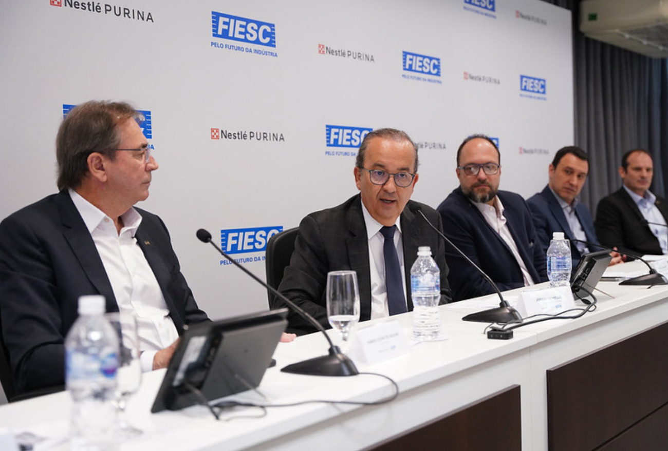 Governo e Fiesc firmam parceria na qualificação de mão de obra catarinense para fábrica da Nestlé Purina, em Vargeão 