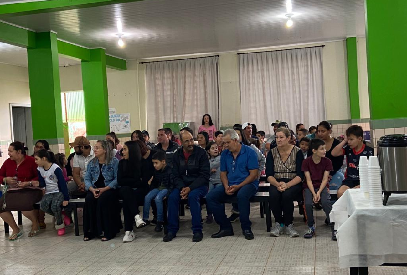 Dia da Família na Escola tem participação de pais e alunos em várias atividades