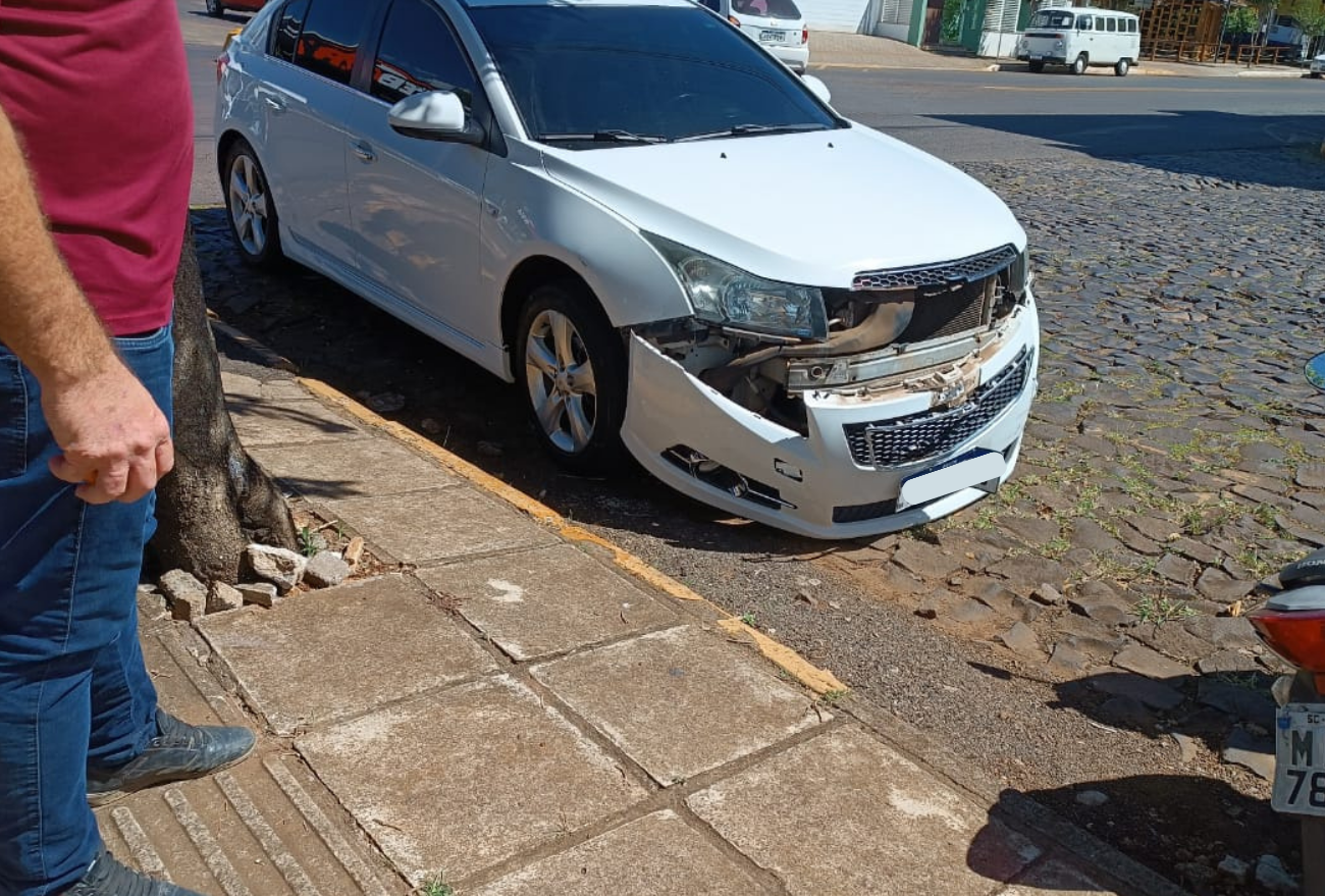 Colisão entre carro e moto é registrada em Xanxerê