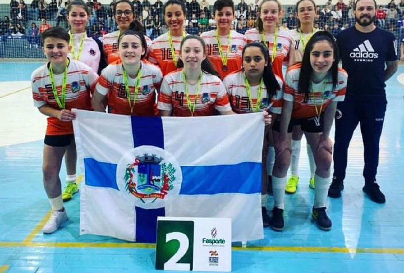 Equipe de futsal feminino de Faxinal dos Guedes conquista o segundo lugar nos Joguinhos Abertos de Santa Catarina