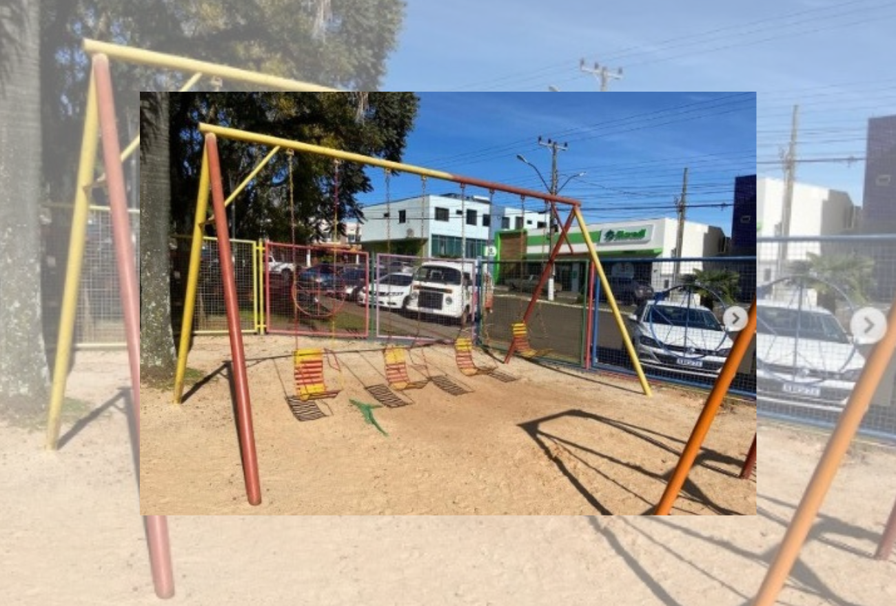 Equipes realizam manutenção nos brinquedos da Praça Ventura Migliorini, em Faxinal dos Guedes