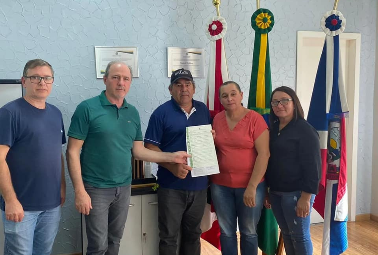 Em Passos Maia foi realizados a entrega de mais dois títulos de terra para famílias do assentamento Quiguay