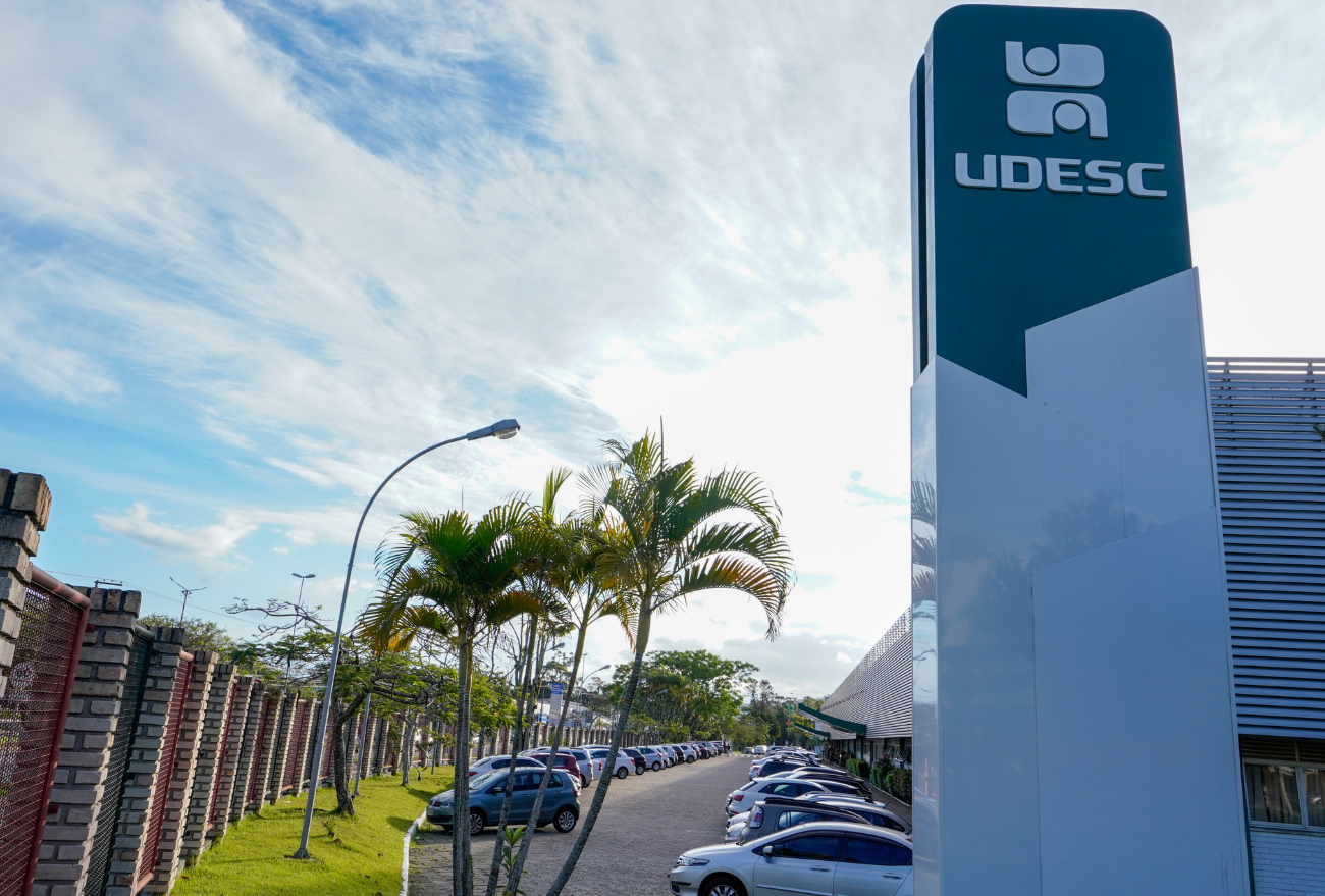 Udesc abre seleção para 88 vagas com salários de até R$ 20 mil em todas as unidades do estado