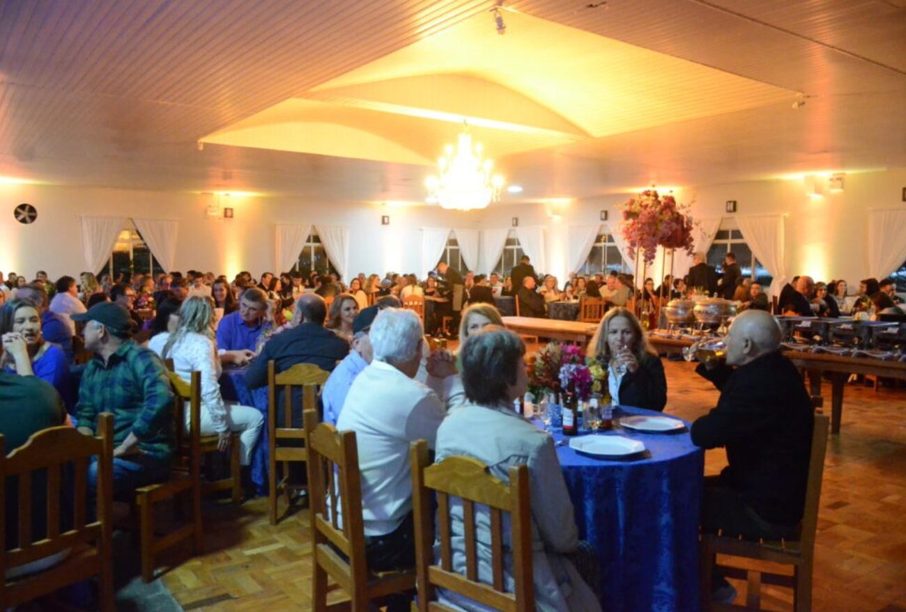 Jantar e baile dão abertura as Festividades do aniversário de Ponte Serrada