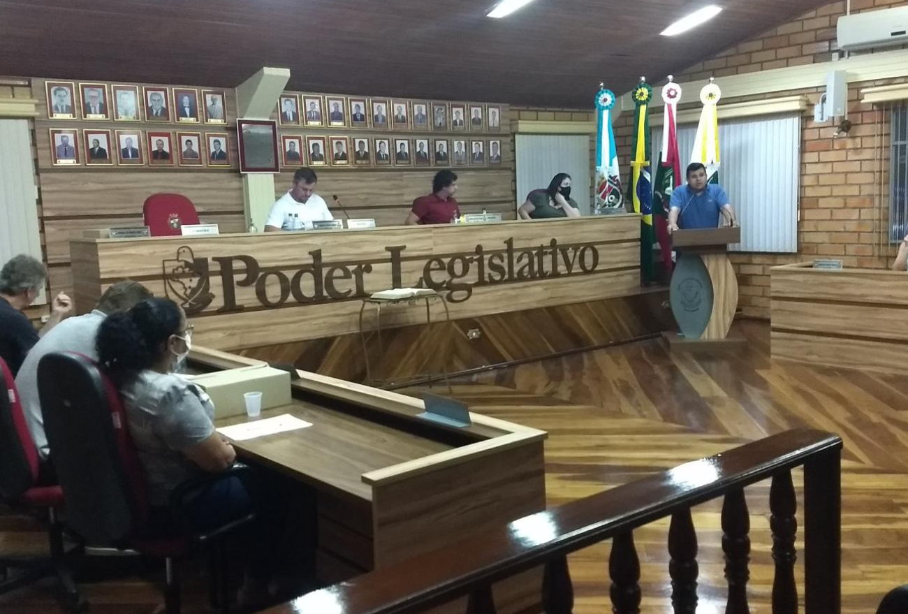 Legislativo faz moção de repúdio ao Executivo por falta de água em comunidades de Ponte Serrada