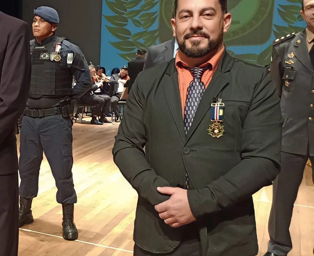 Pontesserradense recebe medalha ao Mérito Cultural da Academia de Medalhística Cívico Militar do Brasil