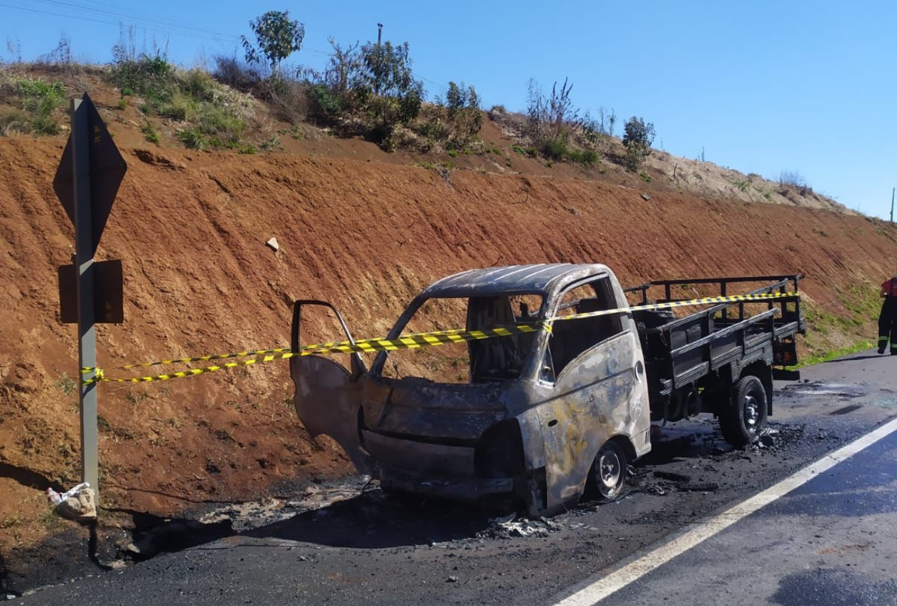 Incêndio em veículo na BR 282 é registrado em Ponte Serrada