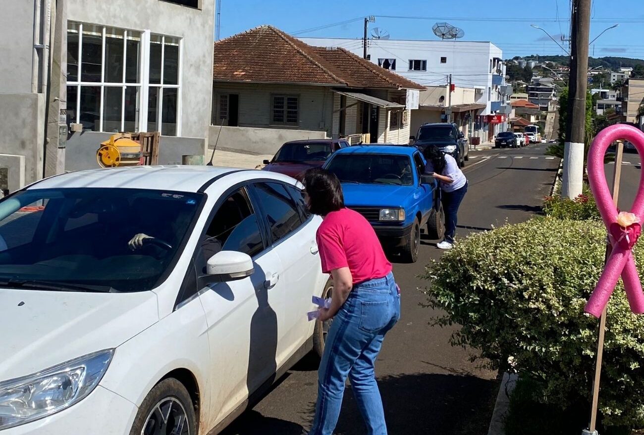 Pedágio Rosa em prol do Outubro Rosa acontece movimenta Ponte Serrada no último sábado (14)