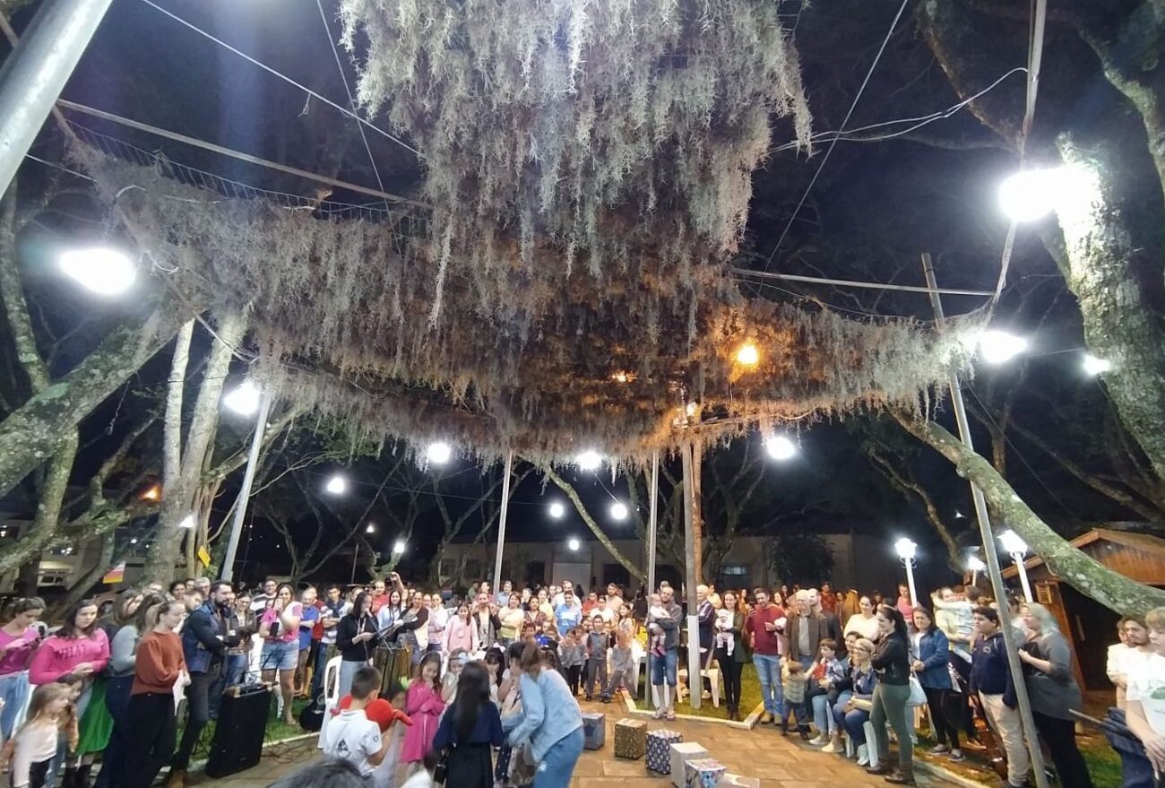 Feira Noturna Especial Dia das Crianças reune mais de 200 pessoas, em Ponte Serrada