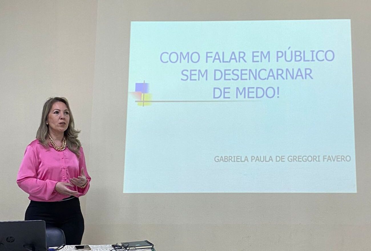 Palestra de Comunicação e Oratória na Escola Dom Vital prepara alunos para Noite Cultural, em Ponte Serrada